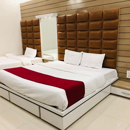 Hotel Blessing Bells, Fazilka Bagian luar foto