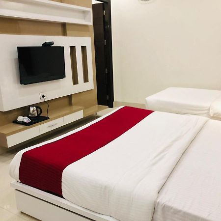 Hotel Blessing Bells, Fazilka Bagian luar foto