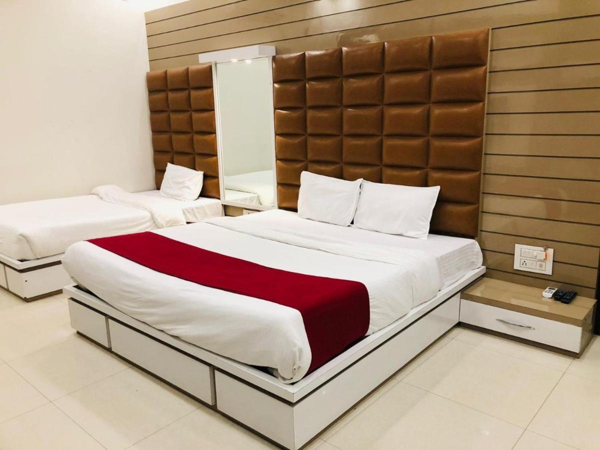 Hotel Blessing Bells, Fazilka Bagian luar foto